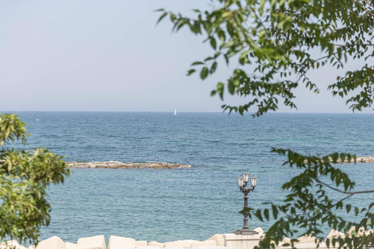 La Finestra Sul Mare Nel Cuore Di Бари Экстерьер фото